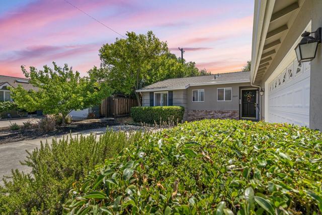 1655 Kennard Way, Sunnyvale CA: https://media.crmls.org/mediaz/54b2a797-327e-4ebd-939b-87deda5fb485.jpg