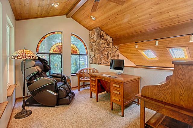 7030 Scotts Valley Drive, Scotts Valley CA: https://media.crmls.org/mediaz/54b349b7-d5fb-48ba-976f-3e90d5ec581c.jpg