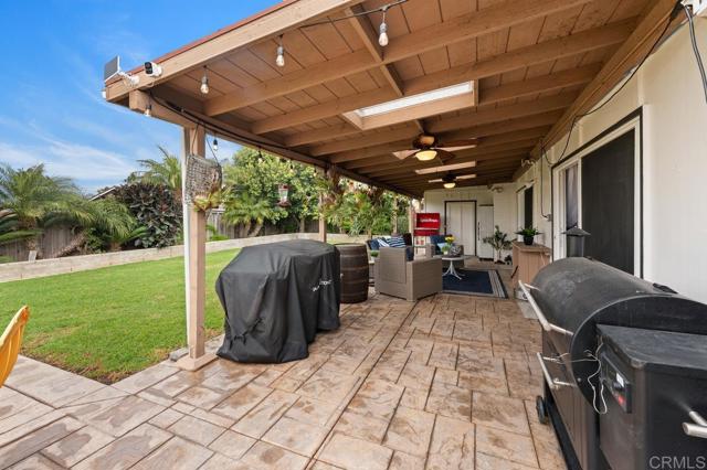 Detail Gallery Image 33 of 46 For 3542 Governor Dr, San Diego,  CA 92122 - 5 Beds | 3 Baths