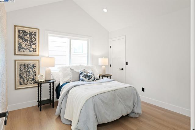 3198 Vintage Crest Dr, San Jose CA: https://media.crmls.org/mediaz/54b41484-c6fd-4a0c-8cde-6815846f946d.jpg