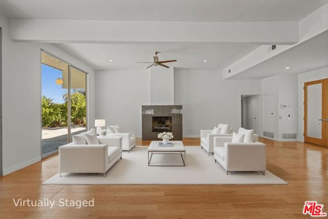 4207 Michelangelo Avenue, Woodland Hills CA: https://media.crmls.org/mediaz/54b42904-590c-403e-9dc6-85cff3cc5486.jpg