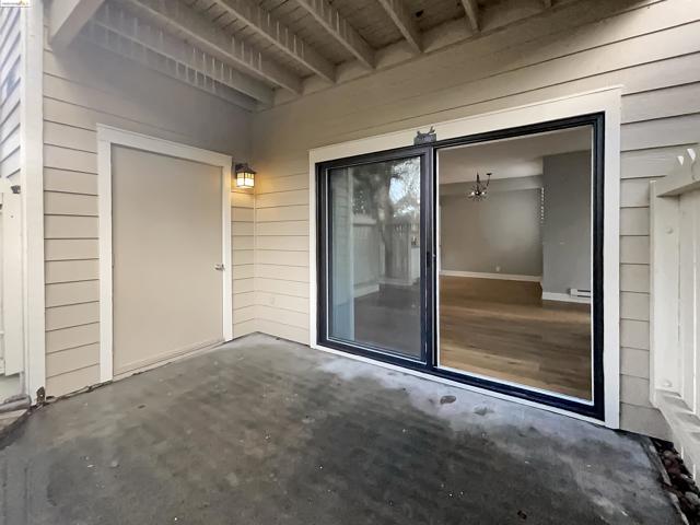 33 Shoreline Ct, Richmond, California 94804, 2 Bedrooms Bedrooms, ,1 BathroomBathrooms,Condominium,For Sale,Shoreline Ct,41055171