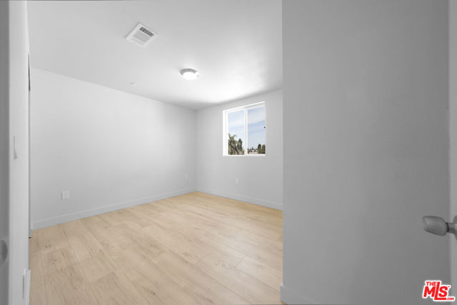 236 W 84th Place, Los Angeles CA: https://media.crmls.org/mediaz/54b57dfd-82e9-47a7-97a4-4b8c16102ea0.jpg