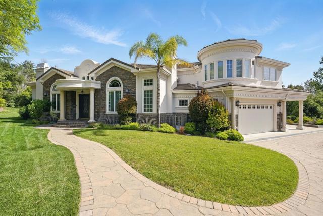 12690 Dianne Drive, Los Altos Hills CA: https://media.crmls.org/mediaz/54b626b4-e3a1-4220-a556-38476ad1d375.jpg