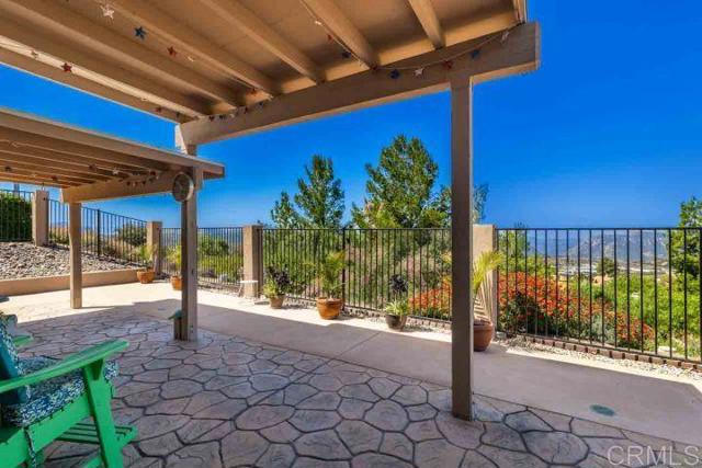 2307 Columbine Drive, Alpine CA: https://media.crmls.org/mediaz/54b62748-6ea0-4d87-b350-cc42780b185c.jpg