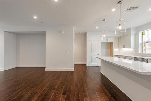2110 Ivory Terrace, San Ramon CA: https://media.crmls.org/mediaz/54b63ac1-a95a-4848-890a-d30d91ccefd4.jpg