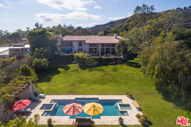 3648 Mcanany Way, Malibu CA: https://media.crmls.org/mediaz/54b66574-4c2a-4908-b8cd-984f0bd8febe.jpg