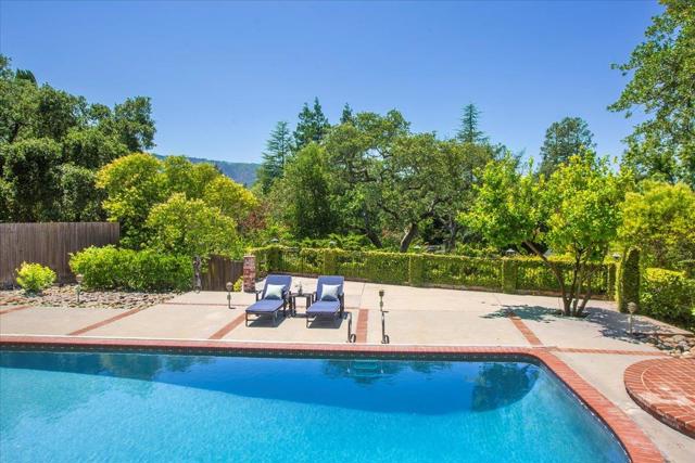 17095 Summit Way, Los Gatos CA: https://media.crmls.org/mediaz/54b67c38-588e-41fb-a67f-9b6e2cdbb9a7.jpg