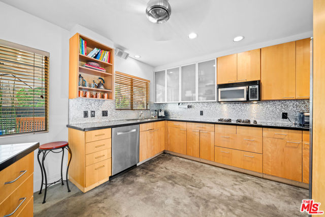 3162 Durand Drive, Los Angeles CA: https://media.crmls.org/mediaz/54b74cdd-4c16-4af3-af0f-bec9d9abffa6.jpg