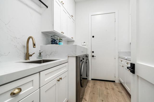33 Calle La Reina, Rancho Mirage CA: https://media.crmls.org/mediaz/54b7f901-3cfd-4645-a229-6edf83a18f0c.jpg