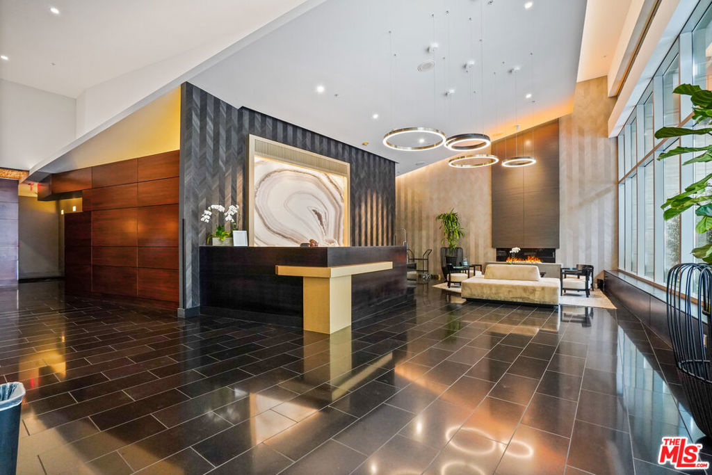 1155 S GRAND Avenue 301, Los Angeles, CA 90015