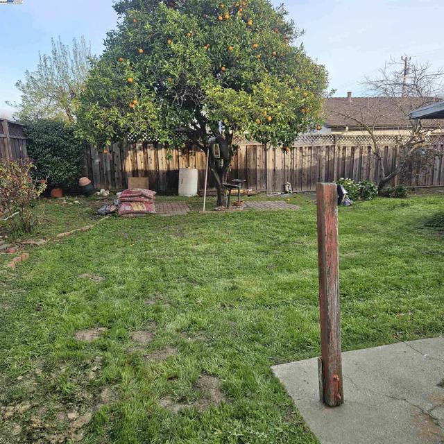 37114 Dondero Way, Fremont CA: https://media.crmls.org/mediaz/54b8a8c0-919f-486d-8a6d-877d873df26d.jpg