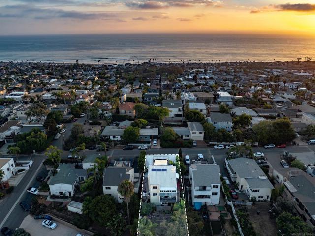 2269 71 Edinburg Ave, Cardiff by the Sea CA: https://media.crmls.org/mediaz/54b8ba34-c100-460d-a4a0-59d45df1131c.jpg
