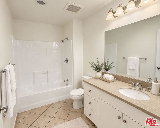 13941 Sherman Way, 208 photo 14