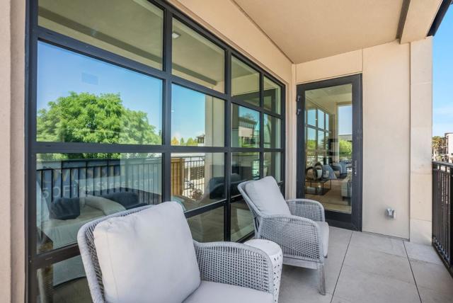 450 1st Street, Los Altos CA: https://media.crmls.org/mediaz/54b99f28-7fe5-43dd-94f7-1fc872fe413c.jpg