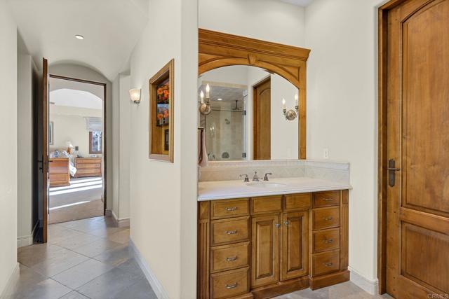 271 Ocean View Ave, Del Mar CA: https://media.crmls.org/mediaz/54b9b56b-799a-4a57-9ddb-7e281324442b.jpg