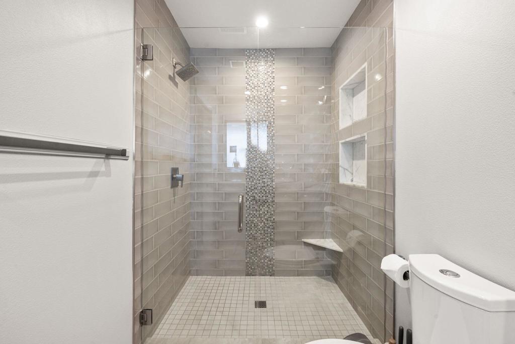 https://media.crmls.org/mediaz/54ba3240-e1ab-4b25-9c28-1106543c5f32.jpg?preset=X-Large