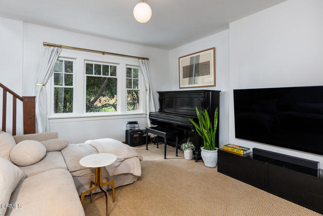Detail Gallery Image 11 of 22 For 4195 York Bld, Los Angeles,  CA 90065 - 3 Beds | 2 Baths