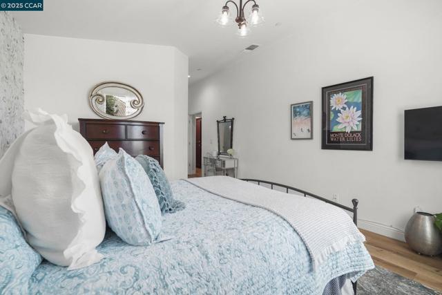 304 Birch Ridge Dr, Rio Vista CA: https://media.crmls.org/mediaz/54bac510-9495-4f34-a1b8-4932771a5308.jpg