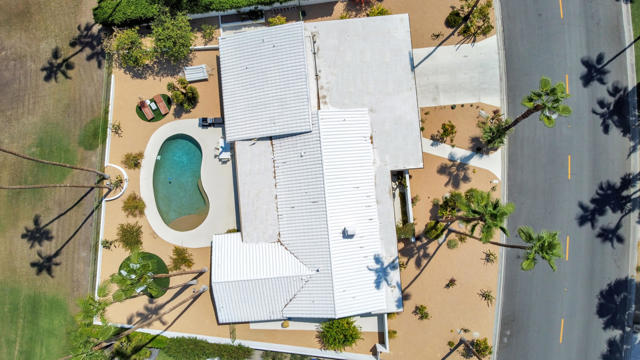 2598 S Camino Real, Palm Springs CA: https://media.crmls.org/mediaz/54bac5dc-4ae7-4f88-b899-7d02bcd61bc1.jpg