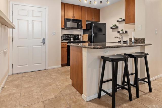 1435 India Street, San Diego CA: https://media.crmls.org/mediaz/54baf56d-e5c0-4571-971b-0040153bb2ee.jpg