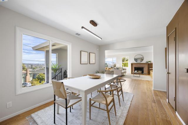 1748 Wesley Ave, El Cerrito CA: https://media.crmls.org/mediaz/54bb2e30-d1c6-4fc0-9dd8-cb3092fb2327.jpg