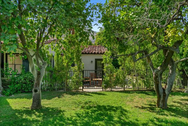 839 N Avenida Olivos, Palm Springs CA: https://media.crmls.org/mediaz/54bb585f-45bd-4932-ada0-3f4bed363fdc.jpg