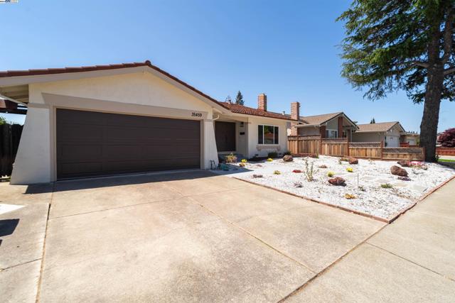 35459 Galen Pl, Fremont CA: https://media.crmls.org/mediaz/54bb6ae8-bd82-40cc-a3a1-5fa17751b04c.jpg