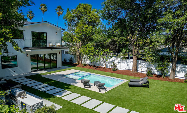 22616 Hatteras Street, Woodland Hills CA: https://media.crmls.org/mediaz/54bb7c63-cc89-4115-bdad-f5debacf3426.jpg