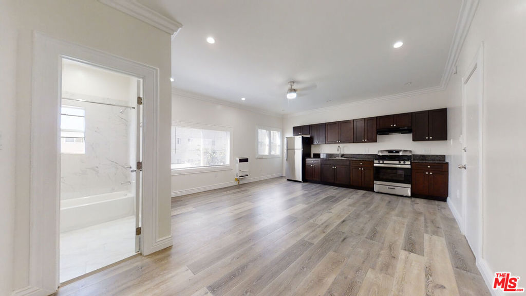 5522 Sierra Vista Avenue #20