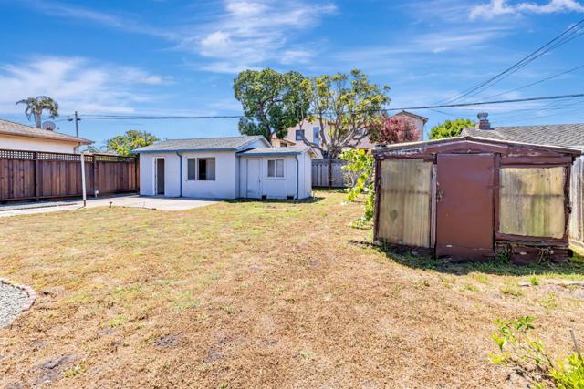 624 Filbert Street, Half Moon Bay CA: https://media.crmls.org/mediaz/54bbc946-4f8a-4a6a-a8df-19a531c87362.jpg