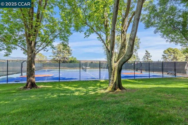 1666 Brush Creek Pl, Danville CA: https://media.crmls.org/mediaz/54bc1f9f-2bc4-466a-a8b6-76fb5f4ad911.jpg