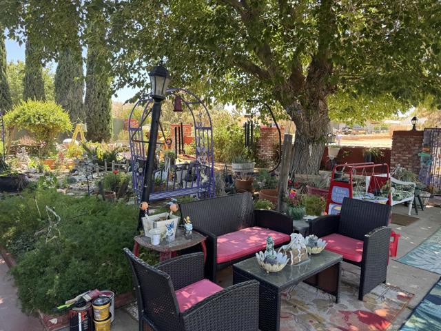 7585 Joshua Lane, Yucca Valley CA: https://media.crmls.org/mediaz/54bc4ab0-5c5d-4cf3-a114-15a697f8abdf.jpg