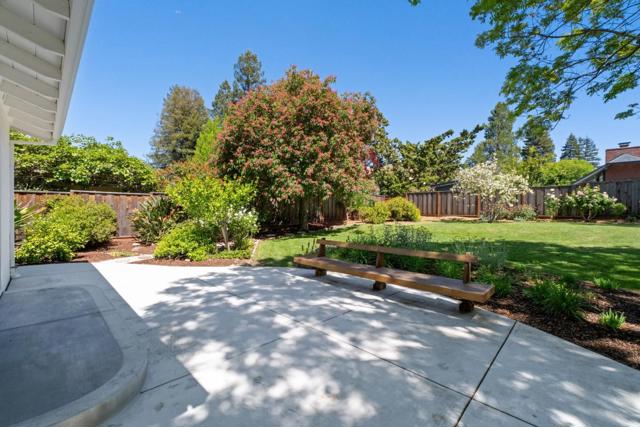949 Wing Place, Stanford CA: https://media.crmls.org/mediaz/54bc7e4e-b3ea-4444-961e-59671fc4d7df.jpg