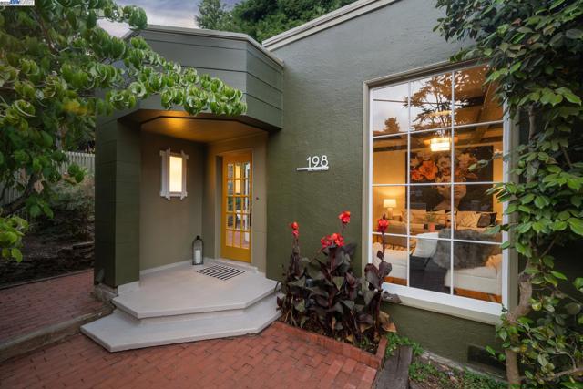198 BRET HARTE ROAD, Berkeley CA: https://media.crmls.org/mediaz/54bc85ff-0cf2-4665-8bba-3bfd7b5d685e.jpg