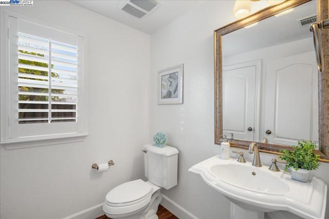 2396 Keats Ln, San Ramon CA: https://media.crmls.org/mediaz/54bce066-0f94-465f-89c6-e0ab315bd620.jpg