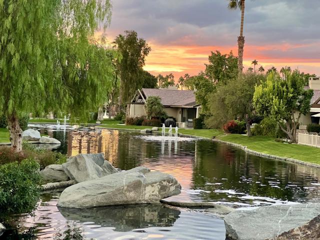 220 Green Mountain Drive, Palm Desert CA: https://media.crmls.org/mediaz/54bce0ca-23e3-4315-be39-7016e97f7832.jpg