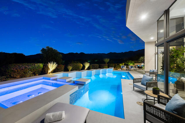 160 Kiva Drive, Palm Desert CA: https://media.crmls.org/mediaz/54bd1c35-175f-43ec-a577-61e126b62d29.jpg