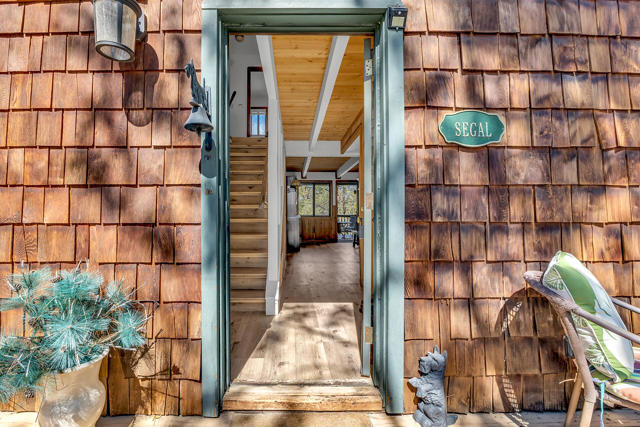 53184 Double View Drive, Idyllwild CA: https://media.crmls.org/mediaz/54bd9063-0243-4cd0-b15a-cdc51c6fa7b0.jpg