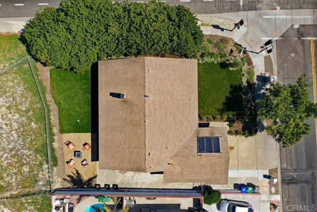 2760 Thunder Drive, Oceanside CA: https://media.crmls.org/mediaz/54bd97a3-d09d-42f0-b386-4b9c0950b1f4.jpg