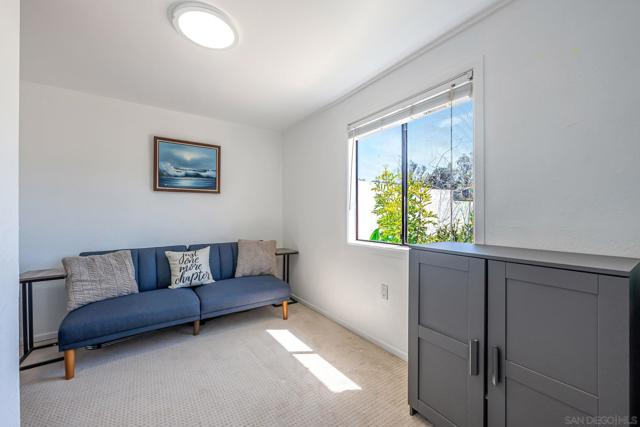 1761 Winterwarm Dr, Fallbrook CA: https://media.crmls.org/mediaz/54be83a2-b16f-4b13-9cec-e3f61c1d9944.jpg