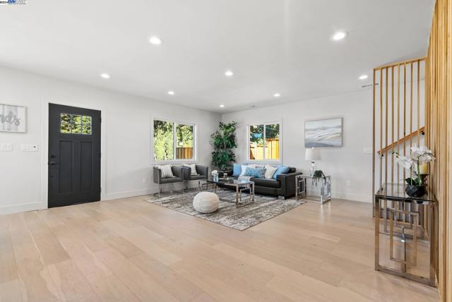 Image 3 of 40 For 4008 Edgemoor Pl