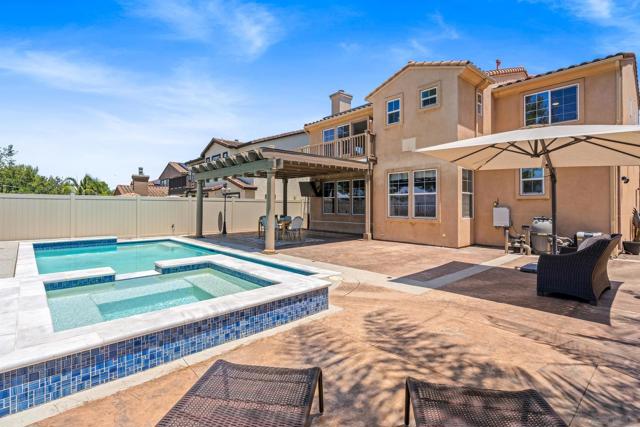 366 Plaza Paraiso, Chula Vista CA: https://media.crmls.org/mediaz/54bf9914-62b3-46d1-b0d9-a68fe8539e9d.jpg