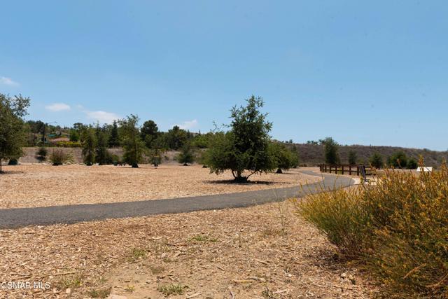 1499 Calle Morera, Thousand Oaks CA: https://media.crmls.org/mediaz/54c10f3a-938d-4420-9897-8f1d29675ce1.jpg