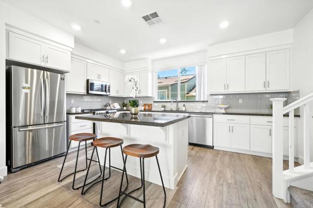 29341 Hub Court, Hayward CA: https://media.crmls.org/mediaz/54c22581-acb1-4587-98b2-c3980a034edd.jpg