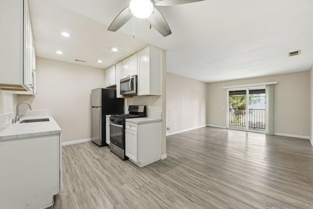240 W Lincoln Ave, Escondido CA: https://media.crmls.org/mediaz/54c26c14-fa70-43e3-94d6-d8ce893fe563.jpg