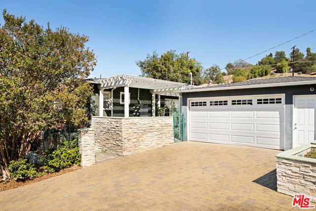 2533 Lombardy Boulevard photo 34