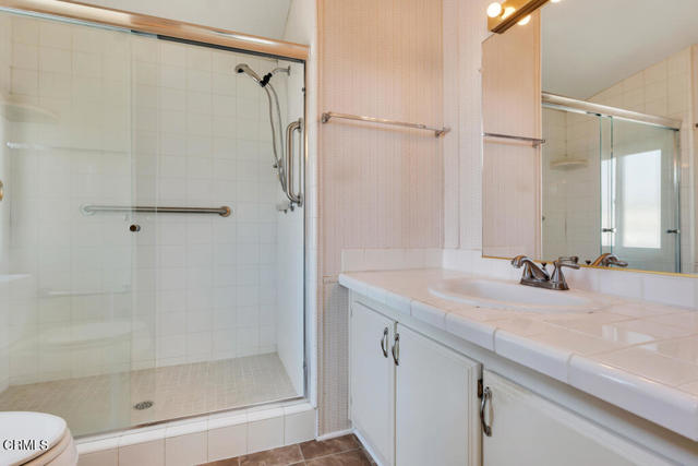 975 W Telegraph Road, Santa Paula CA: https://media.crmls.org/mediaz/54c2b776-9729-4509-89f9-ad4ab147b35c.jpg