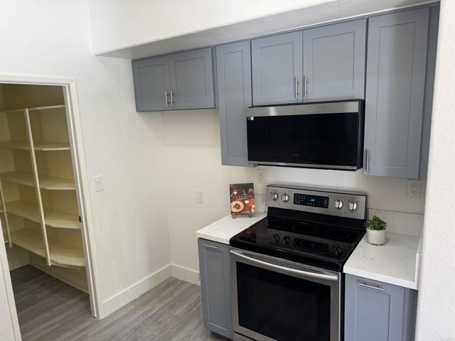 Detail Gallery Image 4 of 33 For 7215 Calabria Ct #74,  San Diego,  CA 92122 - 2 Beds | 2 Baths