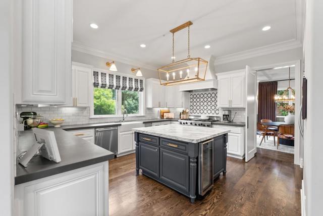 629 Lombardy Way, Redwood City CA: https://media.crmls.org/mediaz/54c3a88d-0c3e-48c2-ae4a-5b9441299a2a.jpg